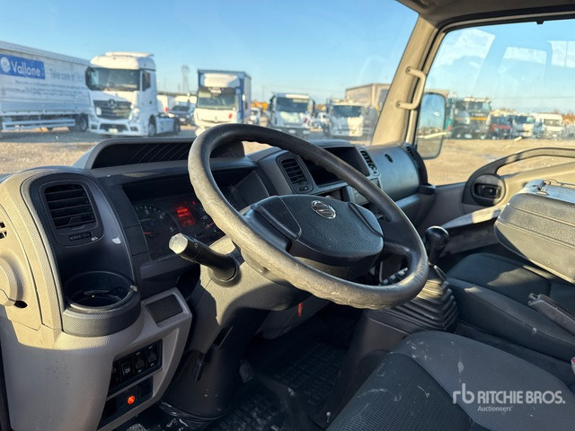 2015 Nissan Cabstar NT400 2015 Socage DA320 20 m on Bucket Truck - Autopacēlājs: foto 4 2015 Nissan Cabstar NT400 2015 Socage DA320 20 m on Bucket Truck - Autopacēlājs: foto 4