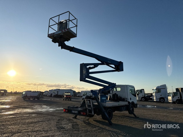 2015 Nissan Cabstar NT400 2015 Socage DA320 20 m on Bucket Truck - Autopacēlājs: foto 3 2015 Nissan Cabstar NT400 2015 Socage DA320 20 m on Bucket Truck - Autopacēlājs: foto 3