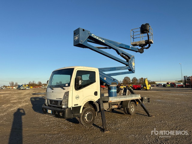 2015 Nissan Cabstar NT400 2015 Socage DA320 20 m on Bucket Truck - Autopacēlājs: foto 1 2015 Nissan Cabstar NT400 2015 Socage DA320 20 m on Bucket Truck - Autopacēlājs: foto 1