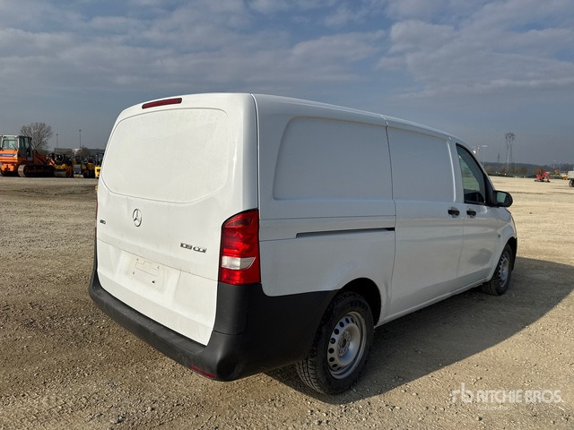 2016 Mercedes-Benz Vito Cargo Van - Kravas automašīna ar slēgto virsbūvi: foto 4 2016 Mercedes-Benz Vito Cargo Van - Kravas automašīna ar slēgto virsbūvi: foto 4