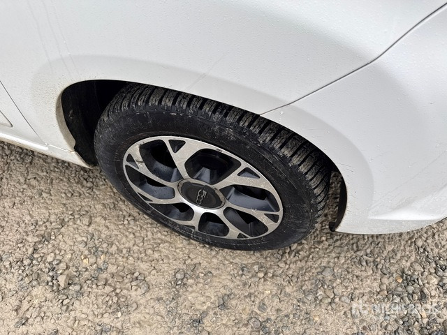 Vieglā automašīna 2017 Fiat 500L Automobile: foto 6