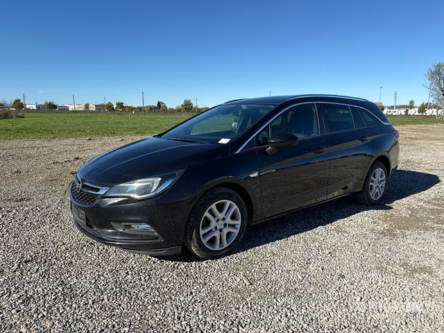 2017 Opel Astra Sport Tourer Automobile - Vieglā automašīna: foto 1 2017 Opel Astra Sport Tourer Automobile - Vieglā automašīna: foto 1