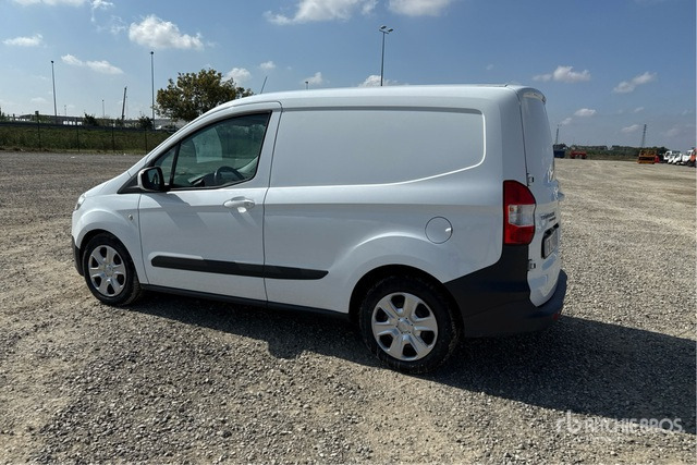 2018 Ford Transit Courier Autocarro furgonato - Mazs furgons: foto 3 2018 Ford Transit Courier Autocarro furgonato - Mazs furgons: foto 3