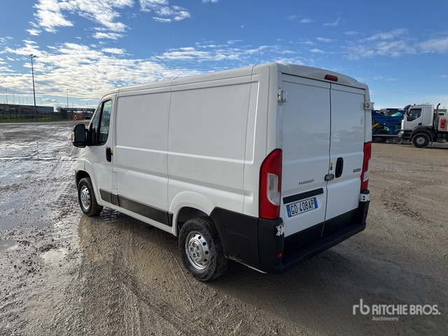 2020 Peugeot Boxer L1H1 2.2 BLUEHDI 140CV SeS Van Truck - Kravas automašīna ar slēgto virsbūvi: foto 2 2020 Peugeot Boxer L1H1 2.2 BLUEHDI 140CV SeS Van Truck - Kravas automašīna ar slēgto virsbūvi: foto 2