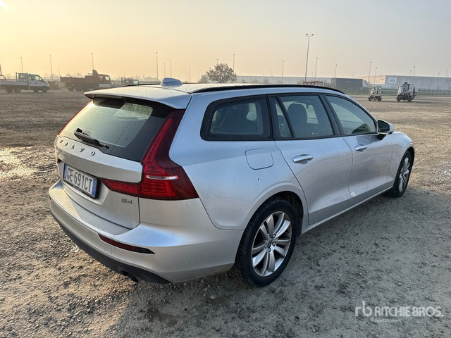 2021 Volvo V60 SW B4 D AUTOM. MOMENTUM BUSINESS Station Wagon - Universālis: foto 4 2021 Volvo V60 SW B4 D AUTOM. MOMENTUM BUSINESS Station Wagon - Universālis: foto 4