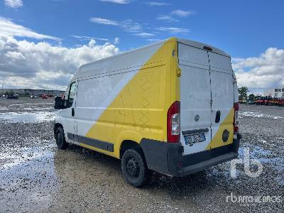 FIAT DUCATO 120 MULT (Inoperable) - Kravas automašīna ar slēgto virsbūvi: foto 2 FIAT DUCATO 120 MULT (Inoperable) - Kravas automašīna ar slēgto virsbūvi: foto 2