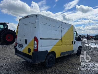 FIAT DUCATO 120 MULT (Inoperable) - Kravas automašīna ar slēgto virsbūvi: foto 3 FIAT DUCATO 120 MULT (Inoperable) - Kravas automašīna ar slēgto virsbūvi: foto 3