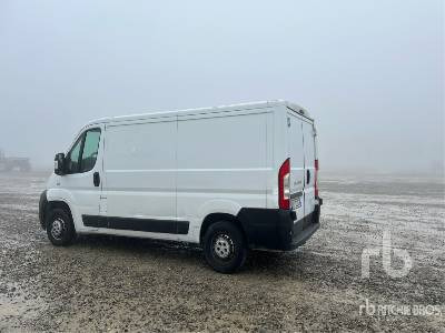 FIAT DUCATO - Kravas automašīna ar slēgto virsbūvi: foto 3 FIAT DUCATO - Kravas automašīna ar slēgto virsbūvi: foto 3