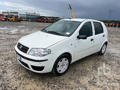FIAT PUNTO - Vieglā automašīna: foto 1 FIAT PUNTO - Vieglā automašīna: foto 1