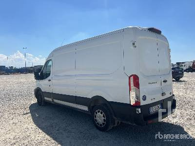 FORD TRANSIT - Kravas automašīna ar slēgto virsbūvi: foto 2 FORD TRANSIT - Kravas automašīna ar slēgto virsbūvi: foto 2