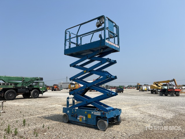 Genie Scissor Lift - Šķērveida pacēlājs: foto 1 Genie Scissor Lift - Šķērveida pacēlājs: foto 1