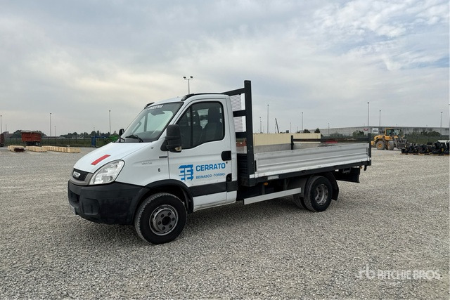 Iveco Daily 65C15 Autocarro cassone fisso - Automašīna ar kravas platformu: foto 3 Iveco Daily 65C15 Autocarro cassone fisso - Automašīna ar kravas platformu: foto 3