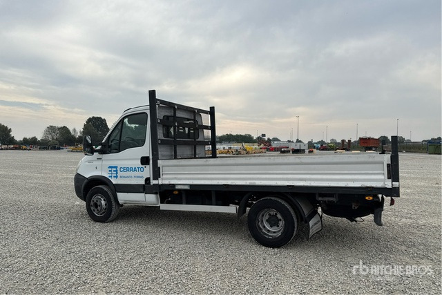 Iveco Daily 65C15 Autocarro cassone fisso - Automašīna ar kravas platformu: foto 2 Iveco Daily 65C15 Autocarro cassone fisso - Automašīna ar kravas platformu: foto 2