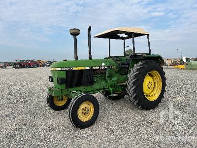 JOHN DEERE 2650 - Traktors: foto 1 JOHN DEERE 2650 - Traktors: foto 1