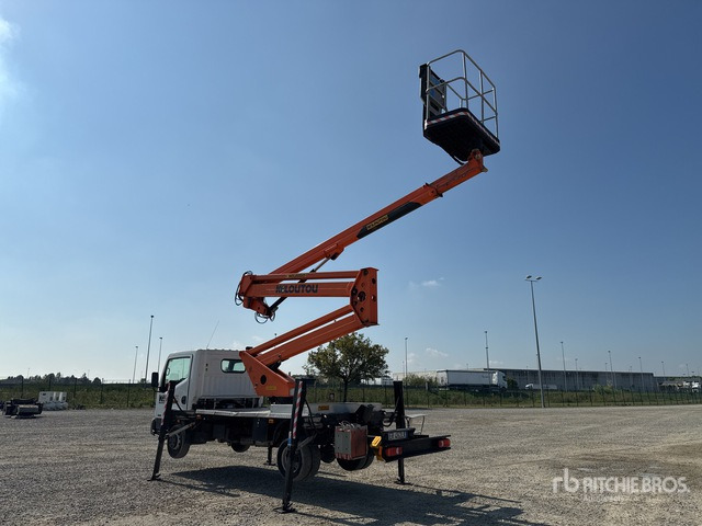 Nissan Cabstar Piattaforma autocarrata - Autopacēlājs: foto 4 Nissan Cabstar Piattaforma autocarrata - Autopacēlājs: foto 4