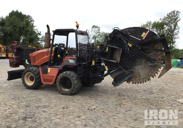 2005 Ditch Witch RT115H 4x4 Trencher - Tranšeju racējs: foto 3 2005 Ditch Witch RT115H 4x4 Trencher - Tranšeju racējs: foto 3