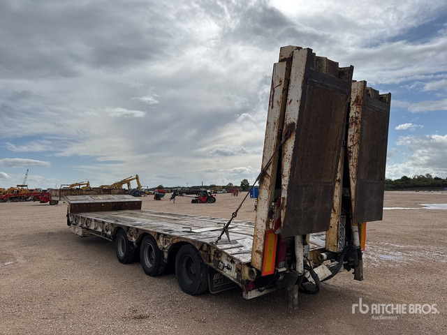 2007 Castera SRPE 53 Tri/A Semi-Remorque Porte-Engin ... Lowboy Trailer - Puspiekabe zema profila platforma: foto 4 2007 Castera SRPE 53 Tri/A Semi-Remorque Porte-Engin ... Lowboy Trailer - Puspiekabe zema profila platforma: foto 4