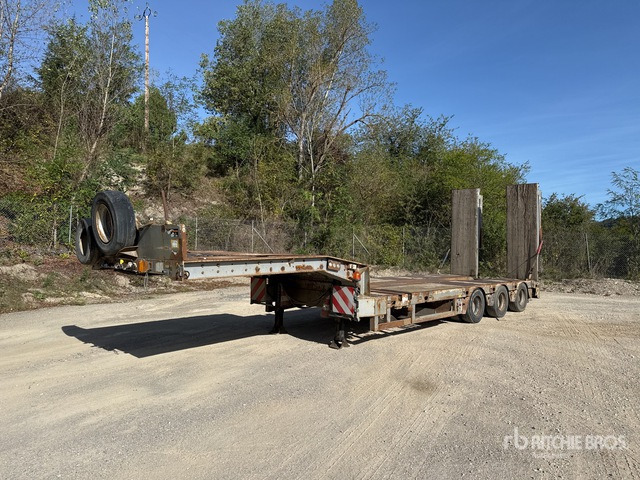 2007 Faymonville Multimax Tri/A Semi-Remorque Porte-Engin ... Lowboy Trailer - Puspiekabe zema profila platforma: foto 1 2007 Faymonville Multimax Tri/A Semi-Remorque Porte-Engin ... Lowboy Trailer - Puspiekabe zema profila platforma: foto 1