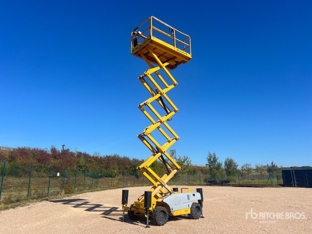2007 Haulotte Compact 12DX 4x4 Nacelle Ciseaux Scissor Lift - Šķērveida pacēlājs: foto 3 2007 Haulotte Compact 12DX 4x4 Nacelle Ciseaux Scissor Lift - Šķērveida pacēlājs: foto 3
