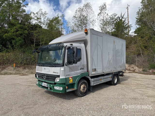2008 Mercedes-Benz Atego 918 4x2 Camion Atelier Service Truck - Kravas automašīna ar slēgto virsbūvi: foto 1 2008 Mercedes-Benz Atego 918 4x2 Camion Atelier Service Truck - Kravas automašīna ar slēgto virsbūvi: foto 1