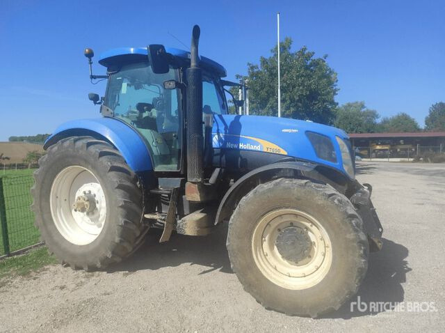 2009 New Holland T7050 AutoCommand Tracteur Agricole 4WD Tractor - Traktors: foto 2 2009 New Holland T7050 AutoCommand Tracteur Agricole 4WD Tractor - Traktors: foto 2