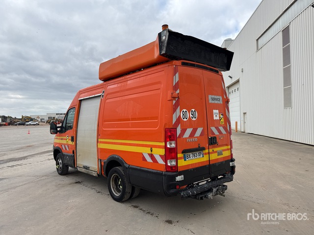 2011 Iveco 50C15 4x2 Vehicule Utilitaire Van Truck - Kravas automašīna ar slēgto virsbūvi: foto 2 2011 Iveco 50C15 4x2 Vehicule Utilitaire Van Truck - Kravas automašīna ar slēgto virsbūvi: foto 2