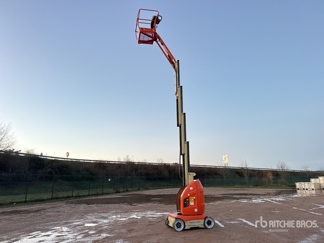 2011 JLG Toucan 10E Nacelle A Mat Droit Vertical Mast Lift - Torņa pacēlājs: foto 2 2011 JLG Toucan 10E Nacelle A Mat Droit Vertical Mast Lift - Torņa pacēlājs: foto 2