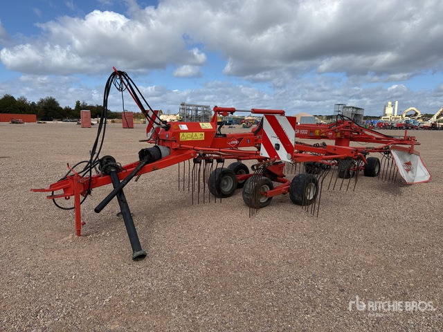 2012 Kuhn GA 6002 6 m Semi-Mount 2 Rotor Andaineur Hay Rake - Vālotājs/ Ārdītājs: foto 1 2012 Kuhn GA 6002 6 m Semi-Mount 2 Rotor Andaineur Hay Rake - Vālotājs/ Ārdītājs: foto 1