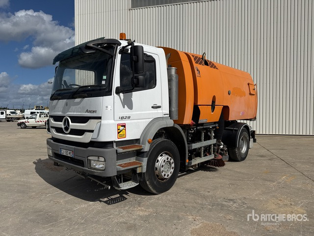 2012 Mercedes-Benz AXOR 1829 Eurovoirie on Balayeuse Sweeper Truck - Ielu tīrīšanas mašīna: foto 1 2012 Mercedes-Benz AXOR 1829 Eurovoirie on Balayeuse Sweeper Truck - Ielu tīrīšanas mašīna: foto 1
