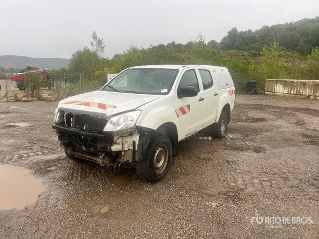 2013 Isuzu D-MAX 4x4 Dual Cab (Inoperable) Pickup - Pikaps: foto 4 2013 Isuzu D-MAX 4x4 Dual Cab (Inoperable) Pickup - Pikaps: foto 4