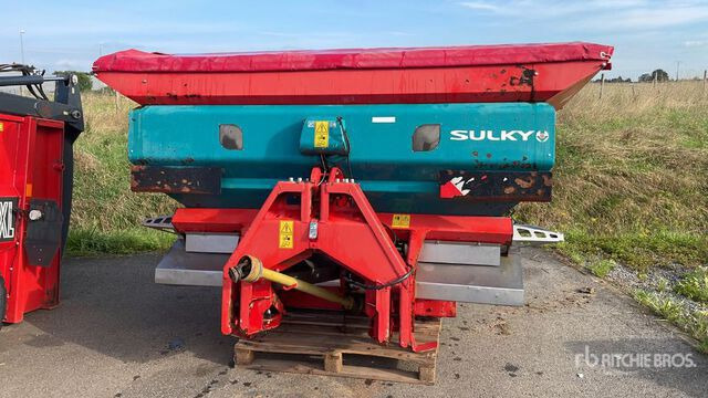 2013 Sulky X40+ 36 m 3-Point 4000 L Fertilizer Spreader - Pļaujmašīna-smalcinātājs/ Mulčētājs: foto 2 2013 Sulky X40+ 36 m 3-Point 4000 L Fertilizer Spreader - Pļaujmašīna-smalcinātājs/ Mulčētājs: foto 2