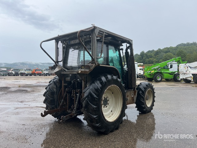 2013 Valtra N143 4x4 Tracteur Forestier (Inoperable) 4WD Tractor - Traktors: foto 3 2013 Valtra N143 4x4 Tracteur Forestier (Inoperable) 4WD Tractor - Traktors: foto 3