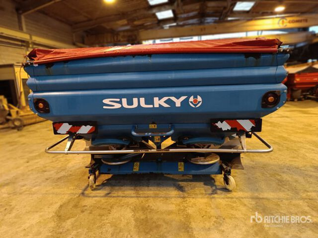 2014 Sulky X50 36 m 3-Point 4000 L Fertilizer Spreader - Pļaujmašīna-smalcinātājs/ Mulčētājs: foto 2 2014 Sulky X50 36 m 3-Point 4000 L Fertilizer Spreader - Pļaujmašīna-smalcinātājs/ Mulčētājs: foto 2