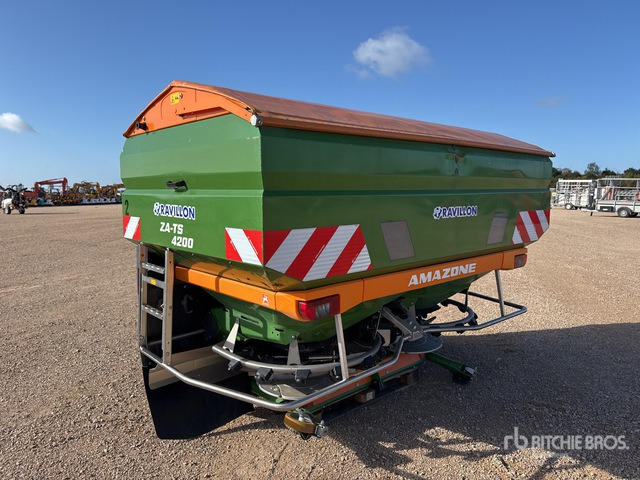 2017 Amazone ZA-TS 4200 54 m 3-Point 4200 L Epandeur A ... Fertilizer Spreader - Minerālmēslu izkliedētājs: foto 3 2017 Amazone ZA-TS 4200 54 m 3-Point 4200 L Epandeur A ... Fertilizer Spreader - Minerālmēslu izkliedētājs: foto 3