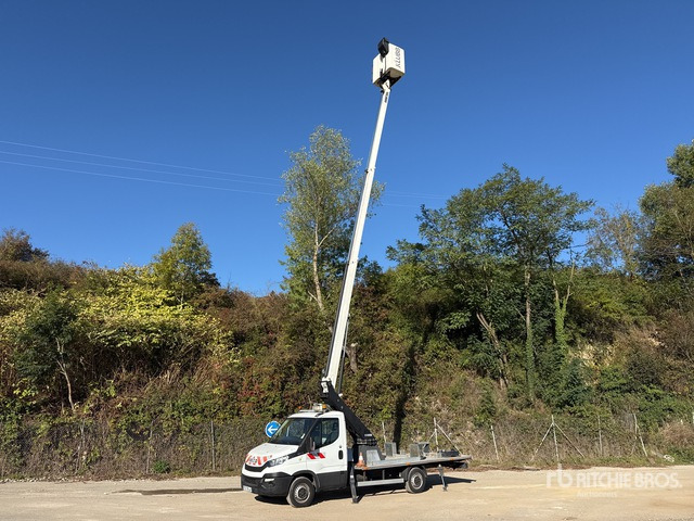 2019 Iveco Daily 2018 Klubb KT48 16 m on 4x2 Cam ... Bucket Truck - Autopacēlājs: foto 3 2019 Iveco Daily 2018 Klubb KT48 16 m on 4x2 Cam ... Bucket Truck - Autopacēlājs: foto 3