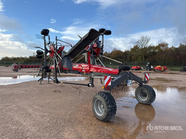 2023 Massey Ferguson RK842 SD-TRC 8.4 m Semi-Mount 2 Rotor Andaineur Hay Rake - Vālotājs/ Ārdītājs: foto 4 2023 Massey Ferguson RK842 SD-TRC 8.4 m Semi-Mount 2 Rotor Andaineur Hay Rake - Vālotājs/ Ārdītājs: foto 4