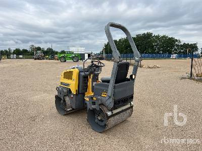 DYNAPAC CC1000 Compacteur Vibrant Tandem - Ceļu veltnis: foto 2 DYNAPAC CC1000 Compacteur Vibrant Tandem - Ceļu veltnis: foto 2