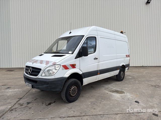 2012 Mercedes Benz Sprinter 313 CDI 4x4 Vehicule Utilitaire Cargo Van - Komercauto: foto 1 2012 Mercedes Benz Sprinter 313 CDI 4x4 Vehicule Utilitaire Cargo Van - Komercauto: foto 1