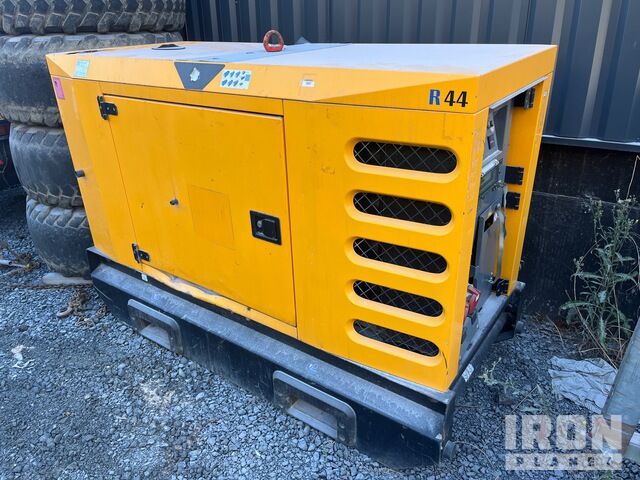 Sdmo R44 Generator Set - Elektroģenerators: foto 2 Sdmo R44 Generator Set - Elektroģenerators: foto 2