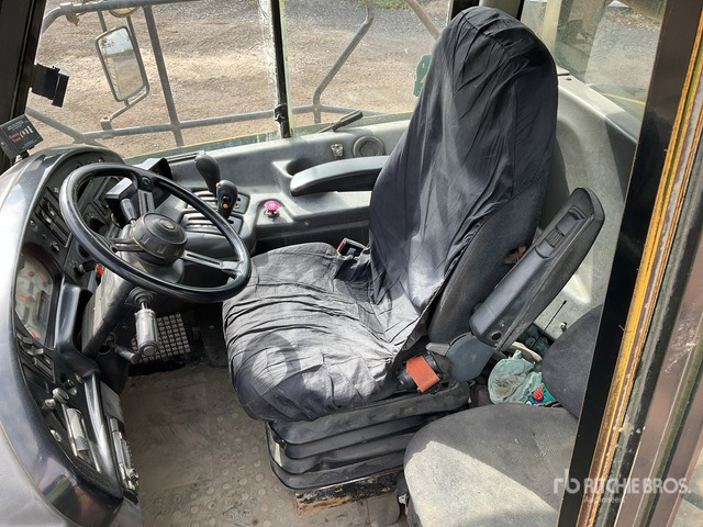 2005 Cat 735 6x6. Articulated Dump Truck - Artikulētias pašizgāzējs: foto 5 2005 Cat 735 6x6. Articulated Dump Truck - Artikulētias pašizgāzējs: foto 5