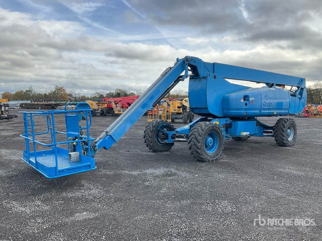 2010 Genie Z135/70 4WD Diesel Articulating Boom Lift - Izlices pacēlājs: foto 3 2010 Genie Z135/70 4WD Diesel Articulating Boom Lift - Izlices pacēlājs: foto 3