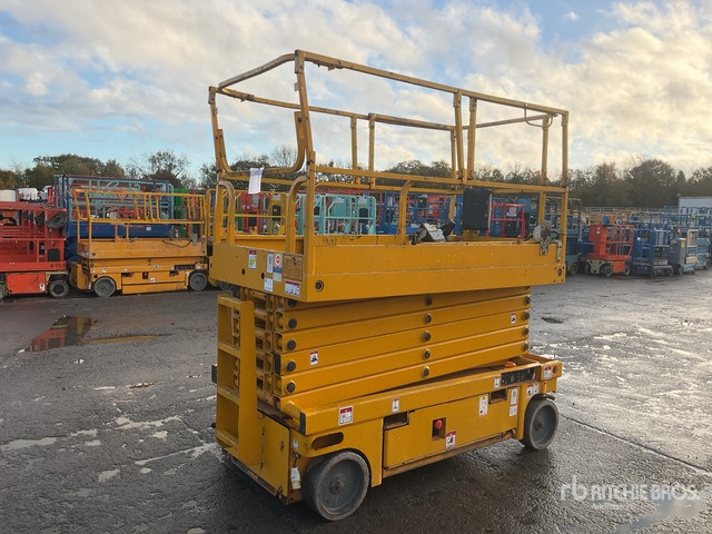 2010 Haulotte Compact 14 Electric Scissor Lift - Šķērveida pacēlājs: foto 3 2010 Haulotte Compact 14 Electric Scissor Lift - Šķērveida pacēlājs: foto 3