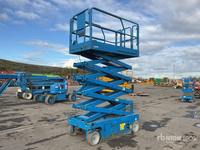 2011 Genie GS3246 Electric Scissor Lift - Šķērveida pacēlājs: foto 2 2011 Genie GS3246 Electric Scissor Lift - Šķērveida pacēlājs: foto 2