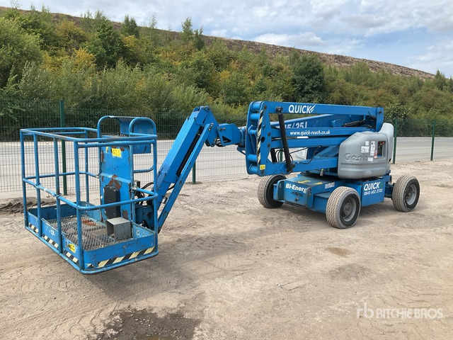 2011 Genie Z45/28 2WD Hybrid Articulating Boom Lift - Izlices pacēlājs: foto 1 2011 Genie Z45/28 2WD Hybrid Articulating Boom Lift - Izlices pacēlājs: foto 1