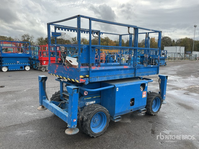 2012 Skyjack SJ6826 RT 4x4 Diesel Scissor Lift - Šķērveida pacēlājs: foto 4 2012 Skyjack SJ6826 RT 4x4 Diesel Scissor Lift - Šķērveida pacēlājs: foto 4