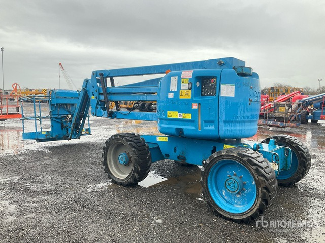 2013 Genie Z45/25J 4WD Diesel Articulating Boom Lift - Izlices pacēlājs: foto 4 2013 Genie Z45/25J 4WD Diesel Articulating Boom Lift - Izlices pacēlājs: foto 4