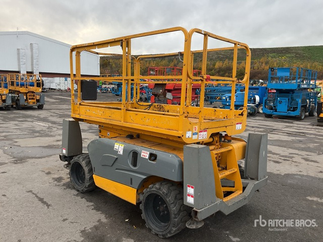2014 Haulotte Compact 10DX 4x4 Diesel Scissor Lift - Šķērveida pacēlājs: foto 3 2014 Haulotte Compact 10DX 4x4 Diesel Scissor Lift - Šķērveida pacēlājs: foto 3