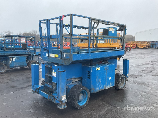 2015 Genie GS3369RT 4x4 Diesel Scissor Lift - Šķērveida pacēlājs: foto 4 2015 Genie GS3369RT 4x4 Diesel Scissor Lift - Šķērveida pacēlājs: foto 4