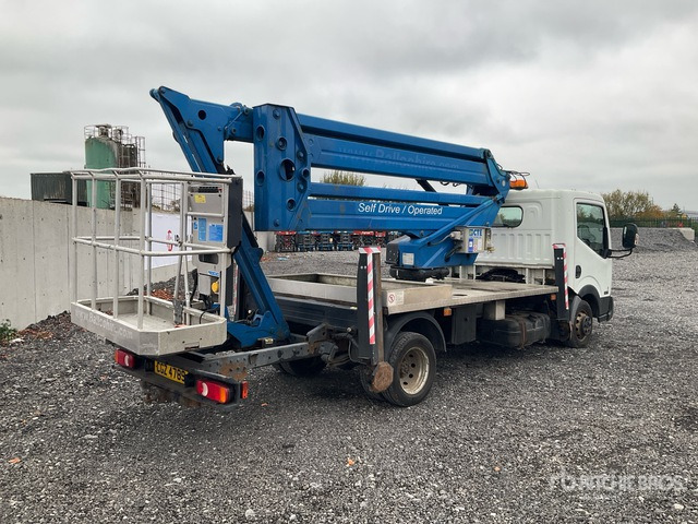 2015 Nissan Cabstar NT400 2015 CTE ZED 21.2JH 20 m on 4x2 Bucket Truck - Autopacēlājs: foto 4 2015 Nissan Cabstar NT400 2015 CTE ZED 21.2JH 20 m on 4x2 Bucket Truck - Autopacēlājs: foto 4