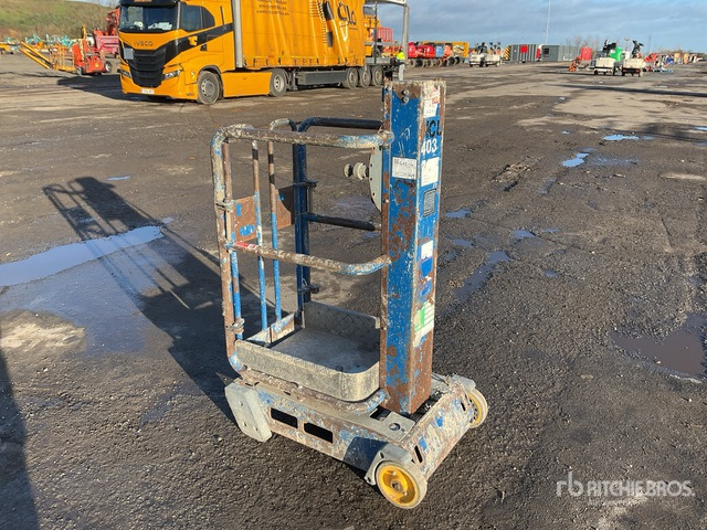 2015 Power Tower Peco Vertical Mast Lift - Torņa pacēlājs: foto 2 2015 Power Tower Peco Vertical Mast Lift - Torņa pacēlājs: foto 2